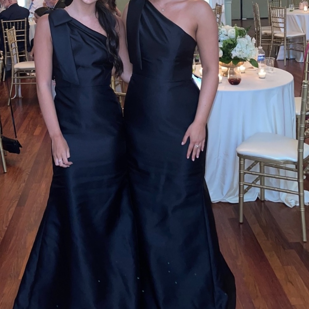 Black one shoulder with bow gown